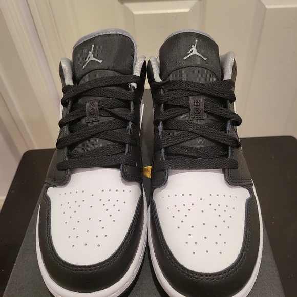 The Air Jordan 1 Low Black White Grey (GS) - Picture 3 of 8